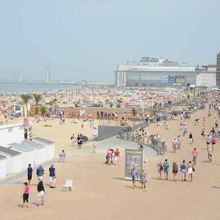 Studio Direct Aan Het Hoofdstrand Van Oostende - Naast Casino Apartment Exterior foto
