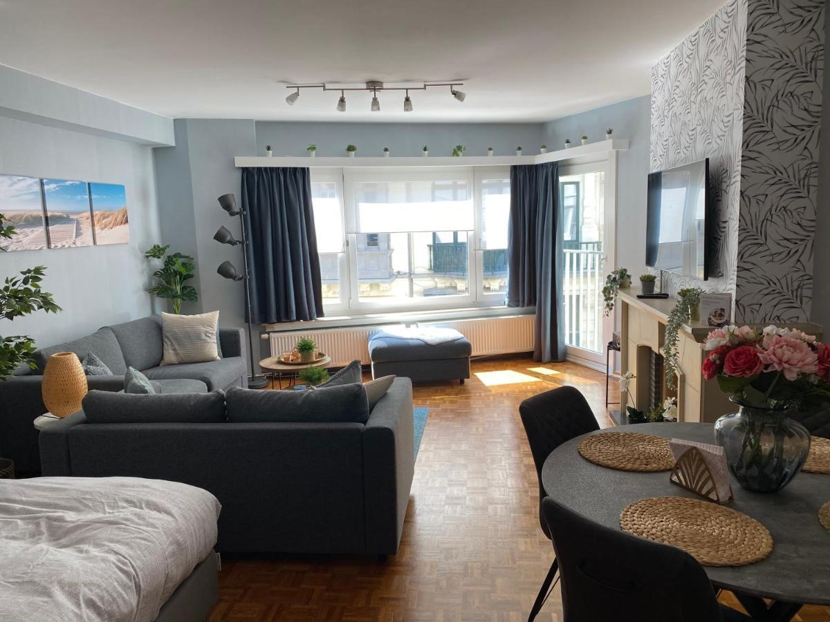 Studio Direct Aan Het Hoofdstrand Van Oostende - Naast Casino Apartment Exterior foto
